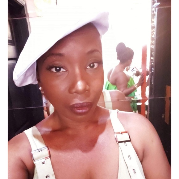 Women's Faux Leather Beret | White - Picture 4 of 4